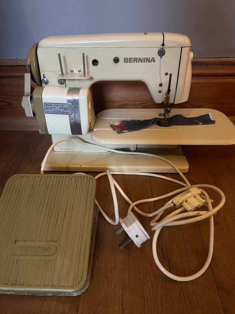 Bernina Type AM1-70 Sewing Machine with Foot Pedal – Good Condition