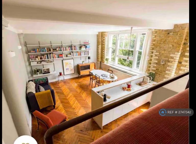3 bedroom flat in London, London, E8 (3 bed) (#2747342)