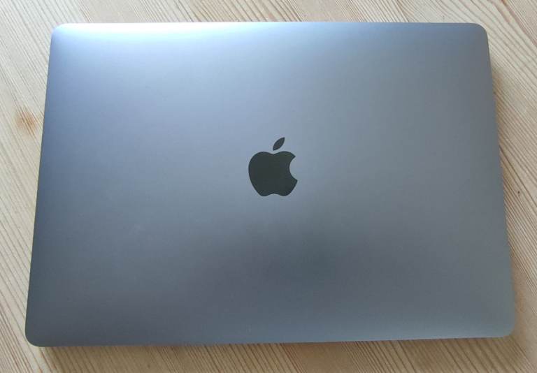 Apple MacBook Pro excllent condition with warranty
