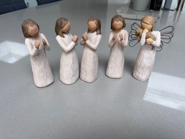 As new willow tree figurines x5
