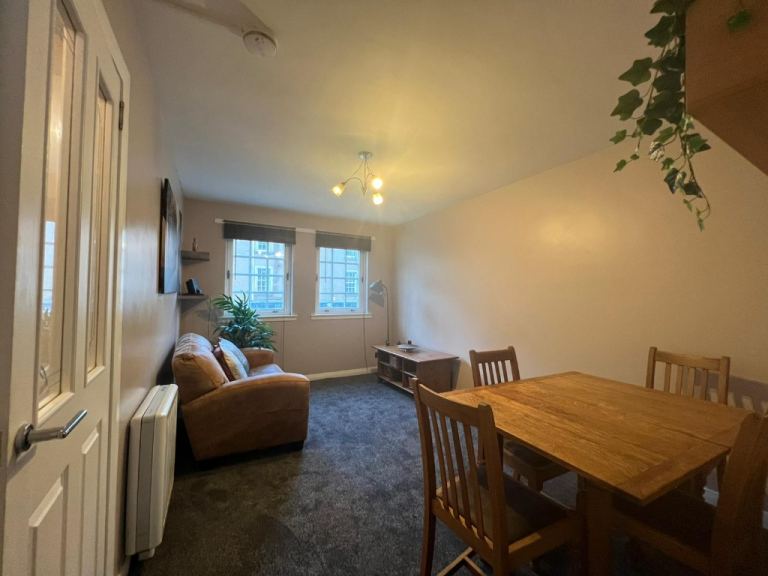 1 bedroom flat in Causewayside, Causewayside, Edinburgh, EH9 1QB