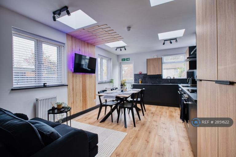 1 bedroom in Milburn Road, Gillingham, ME7 (#2851622)