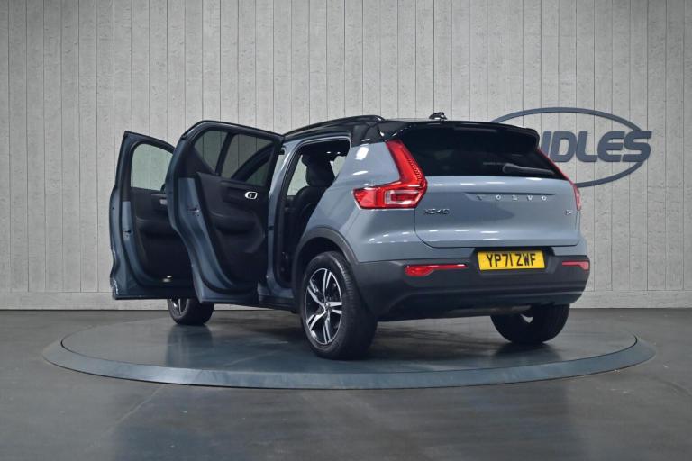 2021 Volvo XC40 2.0 B4 MHEV R-Design Auto Euro 6 (s/s) 5dr ESTATE Petrol/Electric Hybrid Automatic