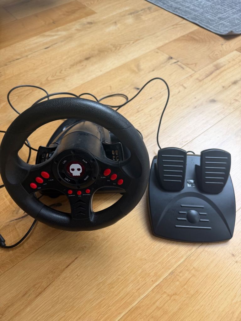 Mad Catz Gaming Steering Wheel & Pedals – Good Condition