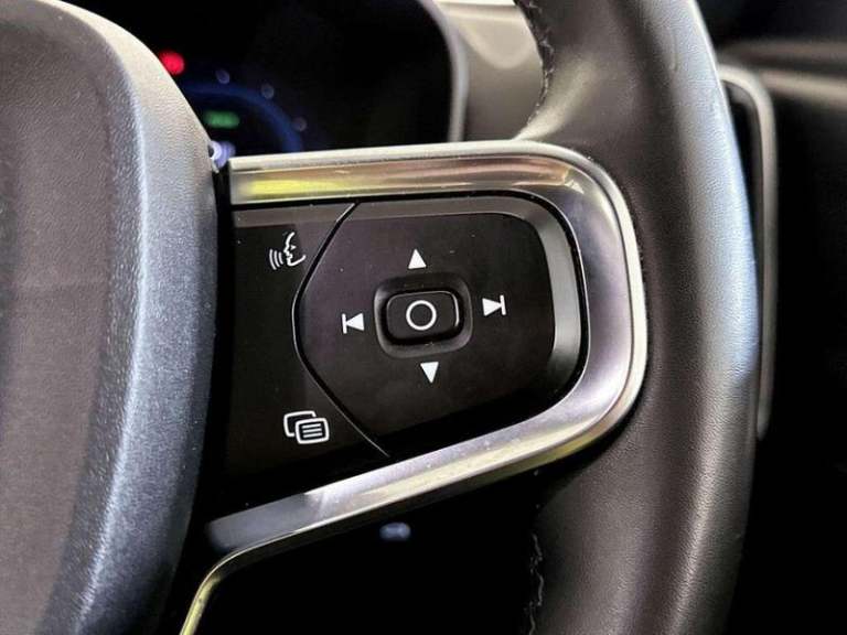 2022 Volvo XC40 Recharge 69kWh Core Auto 5dr Automatic SUV Electric Automatic