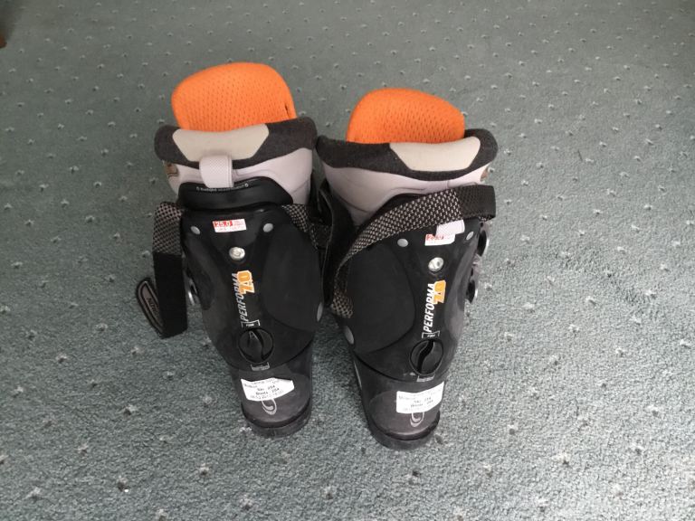 Ladies ski boots 