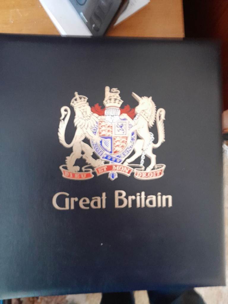 QEll x 5 Stanley Gibbons Album collection