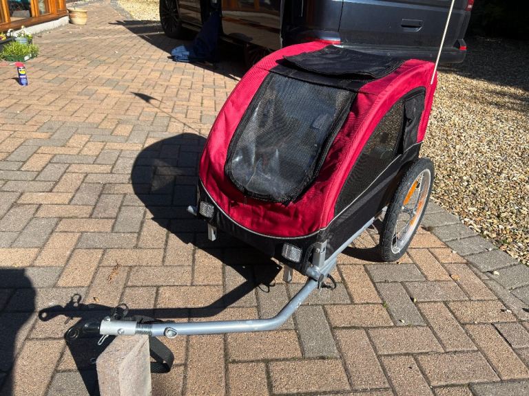 Trixi dog trailer for bike