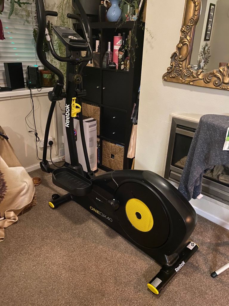 Cross trainer Reebok One GX40. Great condition.