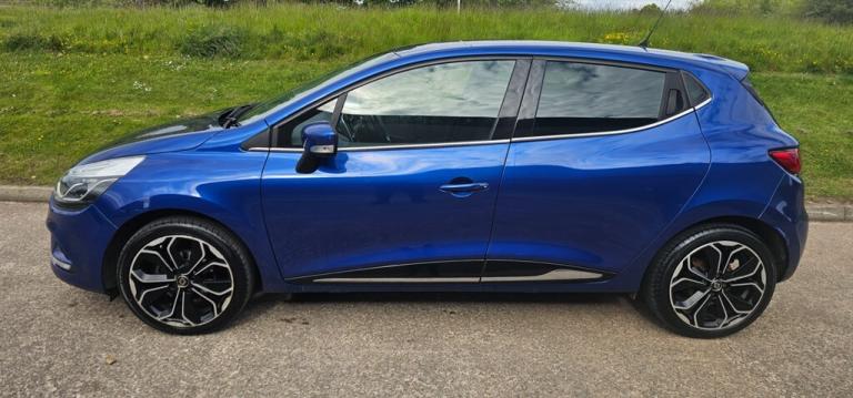 2019 Renault Clio ICONIC TCE Hatchback Petrol Manual
