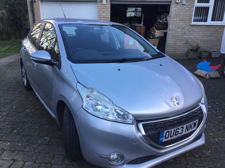 Peugeot, 208, Hatchback, 2013, Manual, 1199 (cc), 5 doors