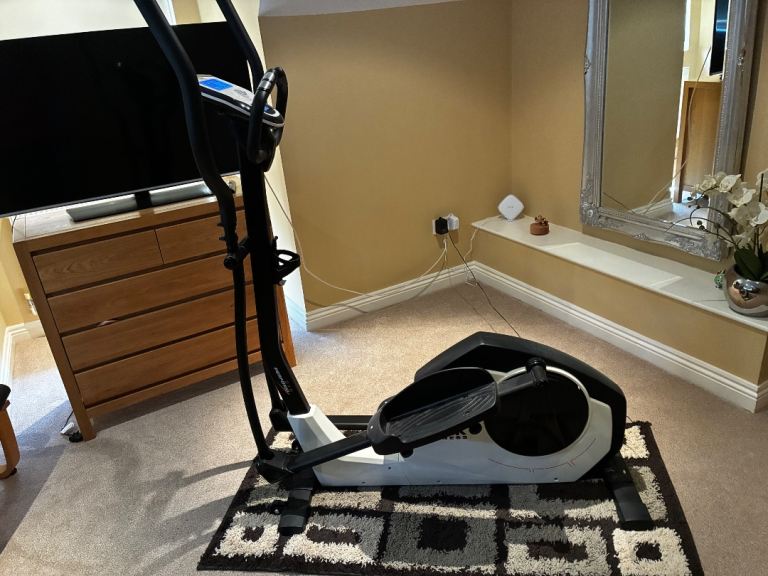 YORK FITNESS Elliptical Trainer – Good Condition