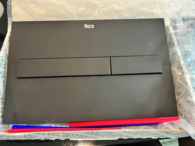 Roca PL7 Dual Matt Black Flush Plate
