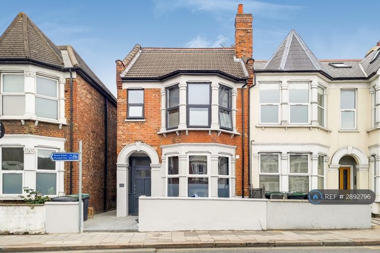 3 bedroom flat in Westbury Avenue, London, N22 (3 bed) (#2892796)