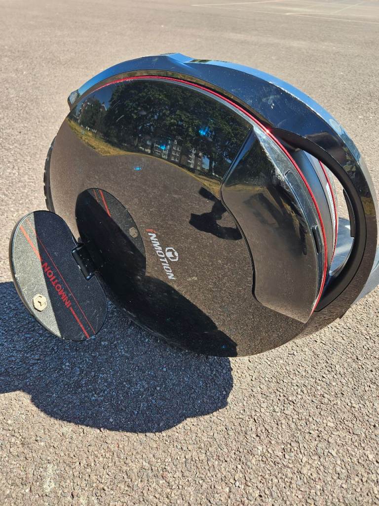 InMotion V8 Electric Unicycle (EUC) – 331 Miles – Charger & Cover – Great Beginner Wheel