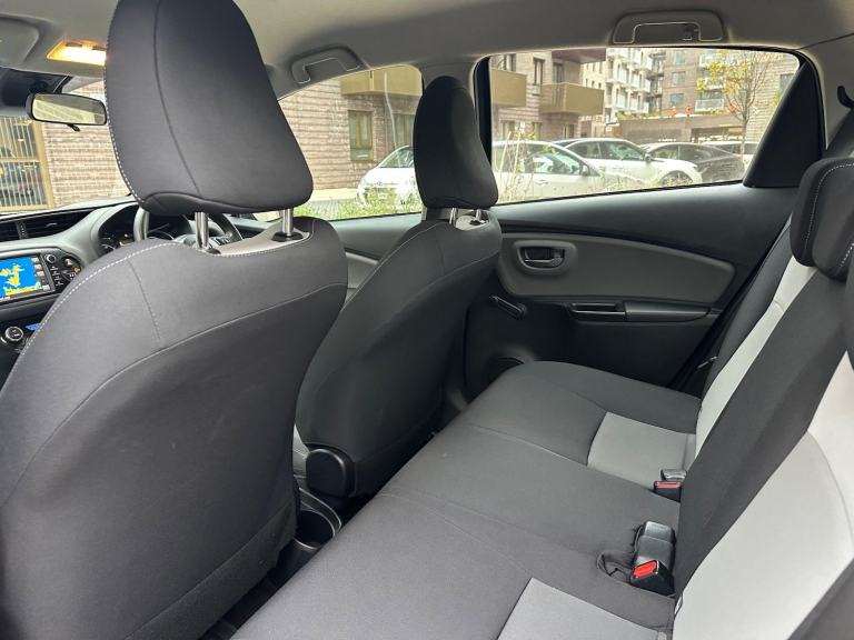 2017 Toyota Yaris 1.5 VVT-h Icon E-CVT Euro 6 (s/s) 5dr HATCHBACK Petrol/Electric Hybrid Automatic