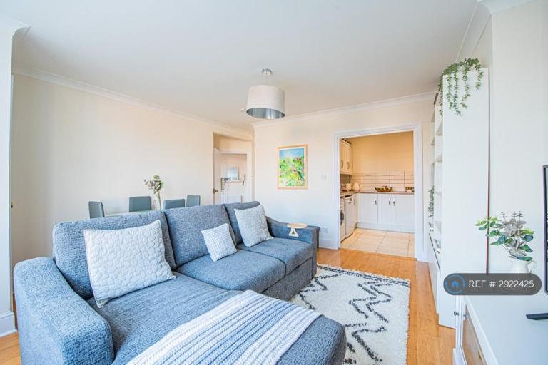 2 bedroom flat in Canfield Gardens, London, NW6 (2 bed) (#2922425)