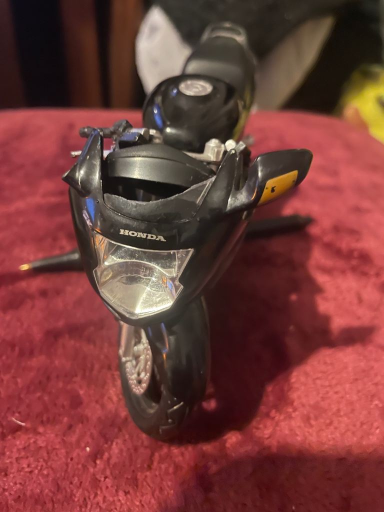 Toy Honda motorcycle Maisto