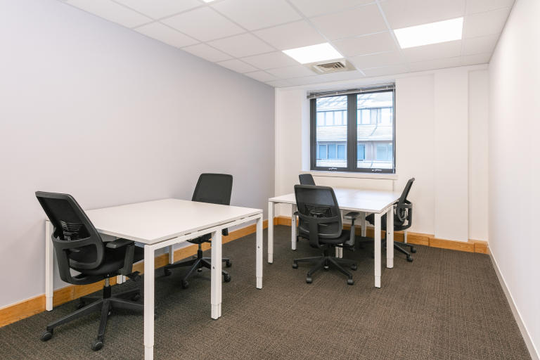 Cambridge - CB249AD \ Workspace for Teams of 3