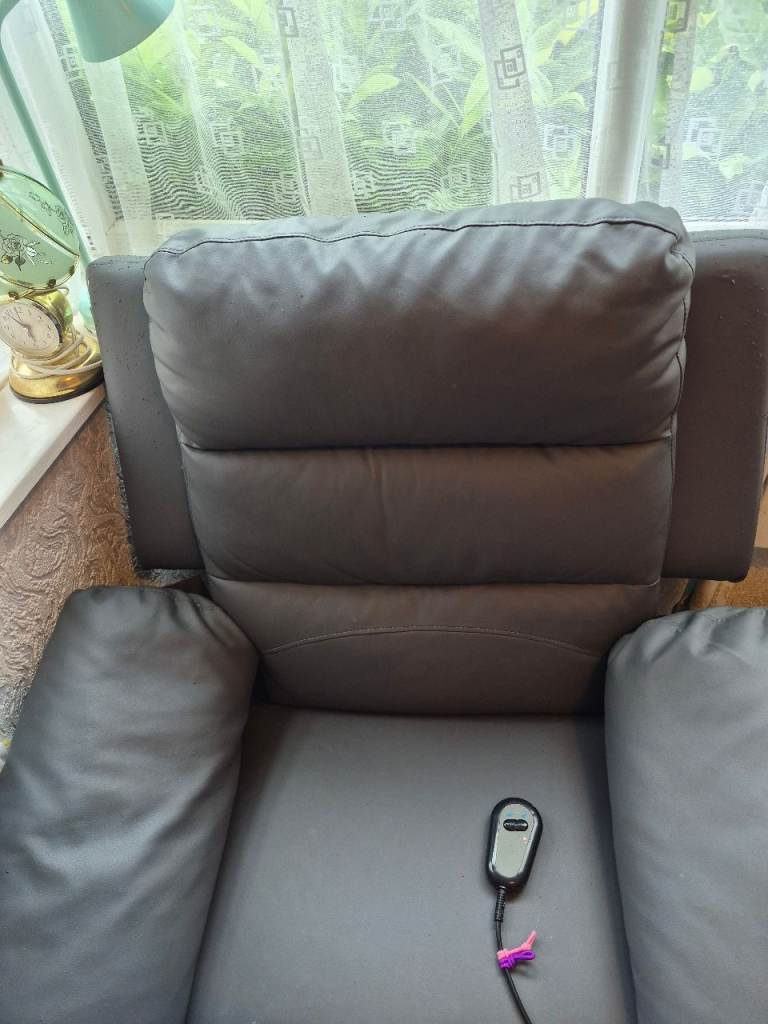 Leather riser recliner massage chair 