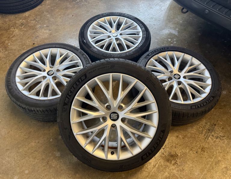 GENUINE OEM SEAT LEON 17” 5x112 ALLOY WHEELS + MICHELIN TYRES