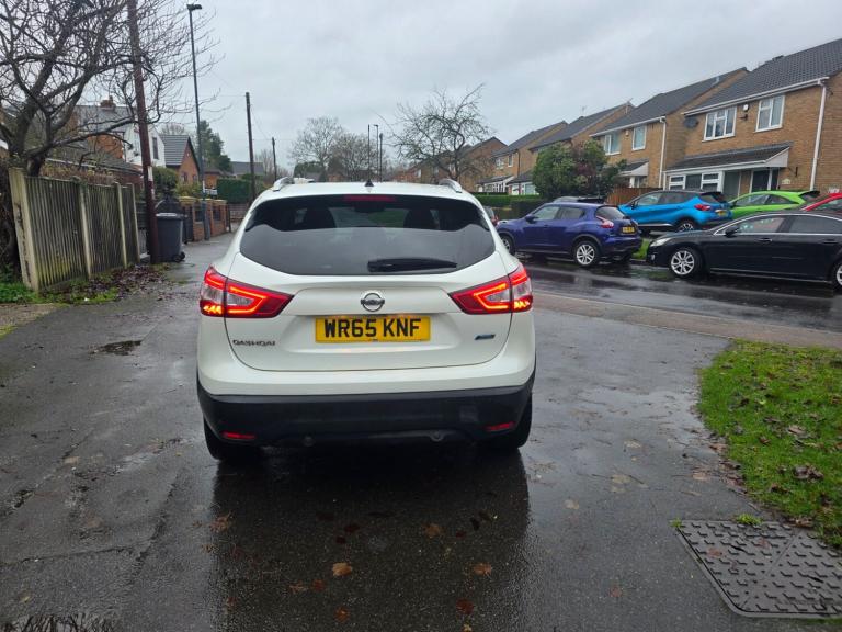 2015 Nissan Qashqai 1.5 dCi Tekna 5dr HATCHBACK Diesel Manual