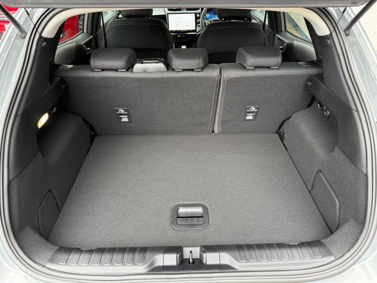 2025 Ford Puma 1.0 EcoBoost Hybrid mHEV Titanium, UNDER 350 MILES, MAY 2028 FORD WARRANTY, HATCHB...