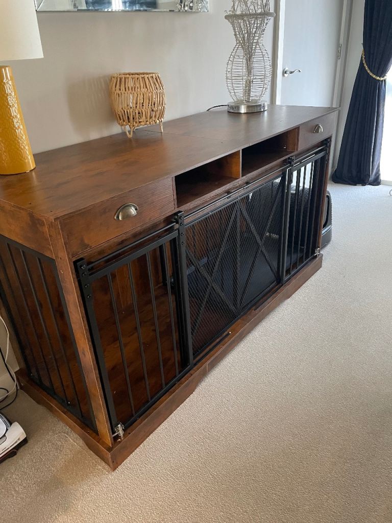 Beautiful double dog crate 