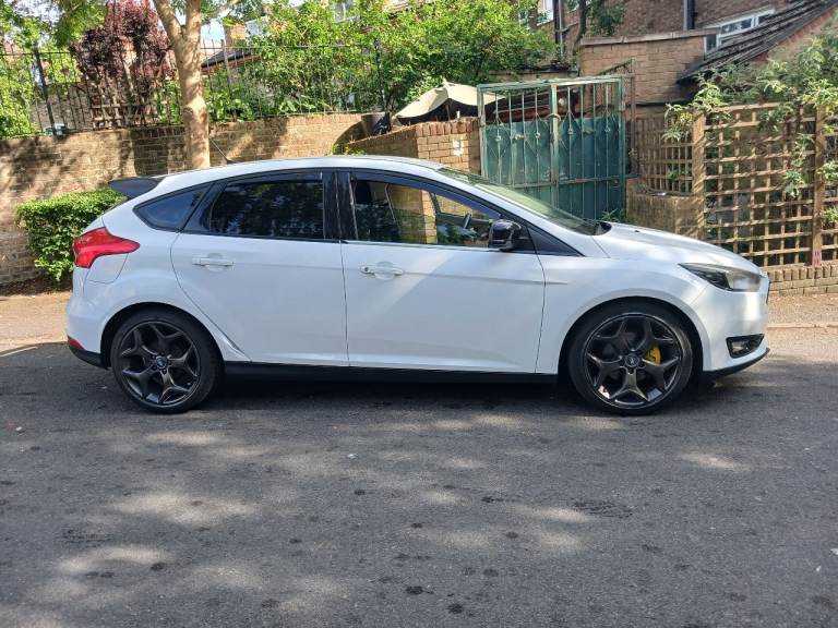 Ford, FOCUS, Hatchback, 2014, Manual, 999 (cc), 5 doors