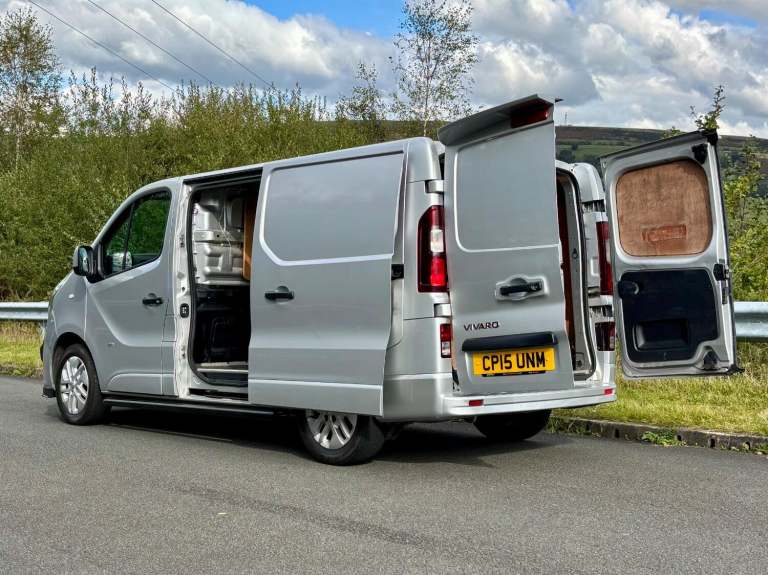 VAUXHALL VIVARO 1.6 CDTi 2700 BiTurbo ecoFLEX Sportive 2015