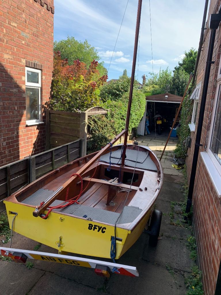 Sailing Dinghy with Trailer and Cover – Good Condition