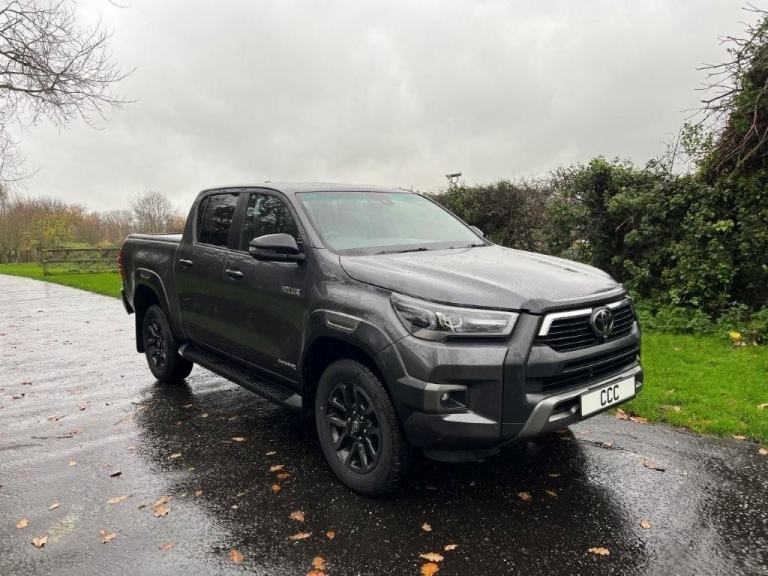 December 2022 Toyota Hilux 2.8 D-4D Invincible X Double Cab (204) Automatic 4WD