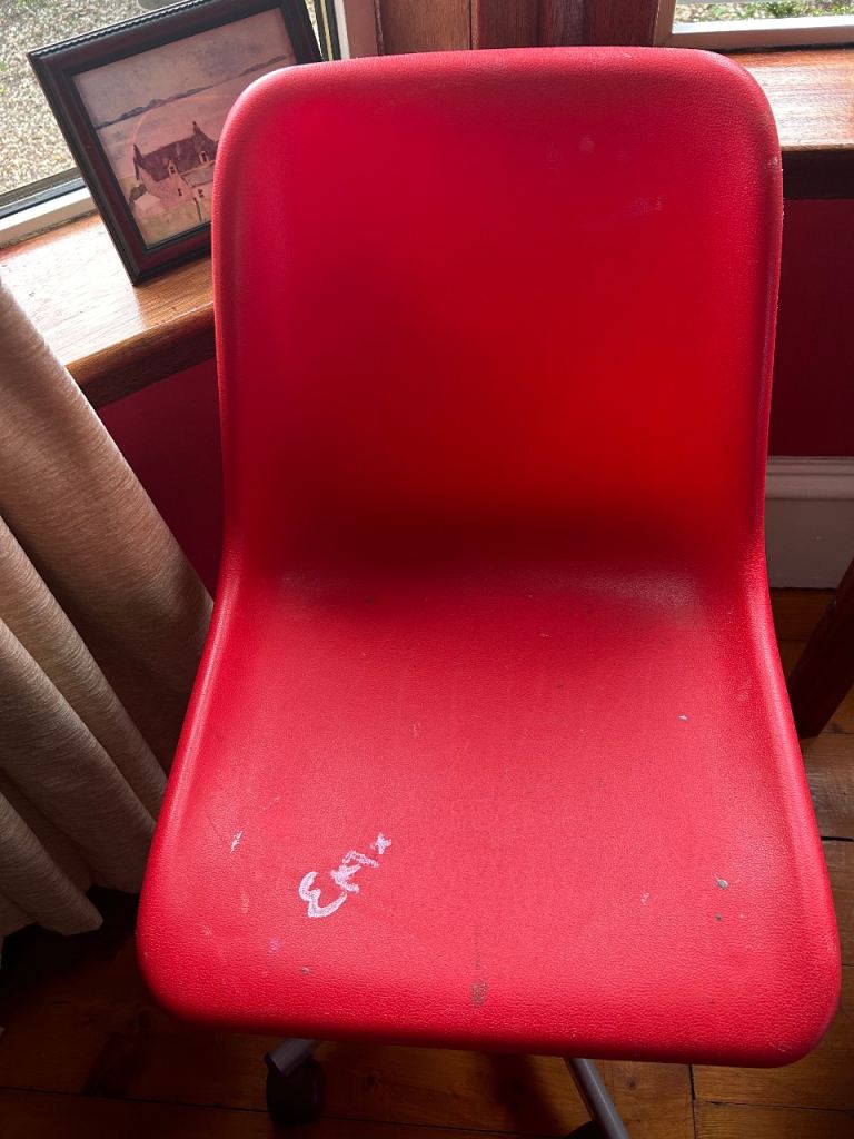 Red Swivel Office Chair with Wheels