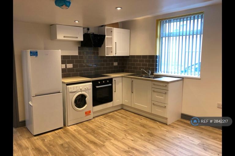 1 bedroom flat in New Street, Earl Shilton, LE9 (1 bed) (#2842217)