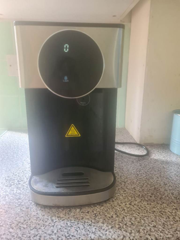 Water Dispenser Hot Cold Filtered Water – Good Condition