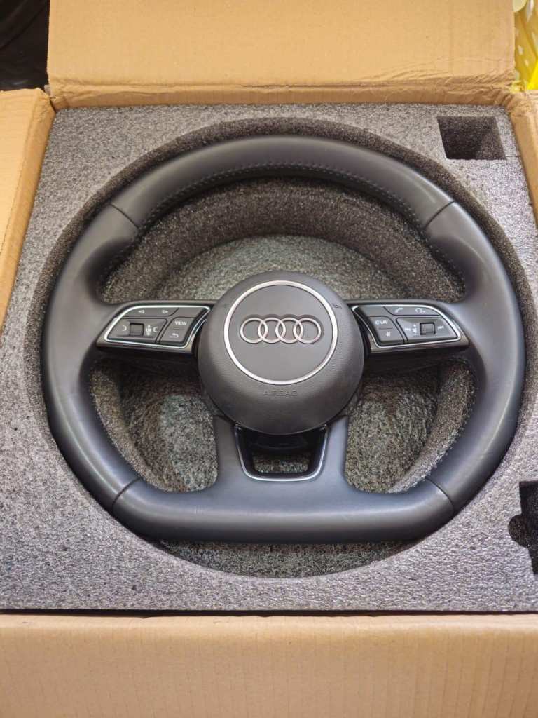 GENUINE AUDI MF STEERING WHEEL WITH AIR BAG & PADDLES