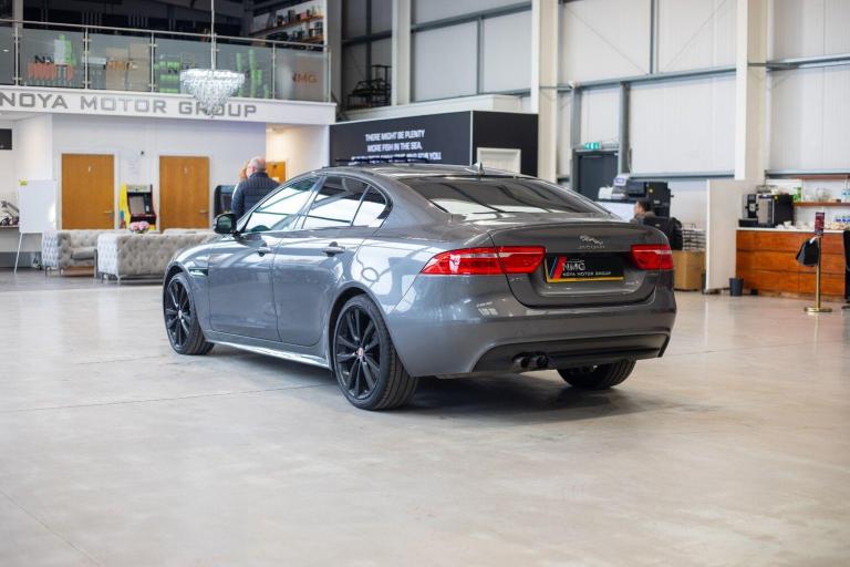 2015 Jaguar XE 2.0d R-Sport Saloon 4dr Diesel Auto Euro 6 (s/s) (180 ps) *Rear Camera + Ke SALOON...