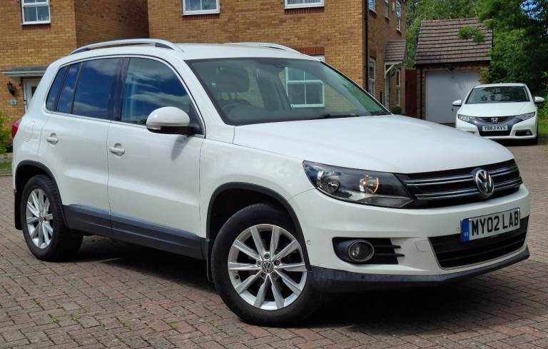 Volkswagen Tiguan 2012 White, 63K LOW MILEAGE!