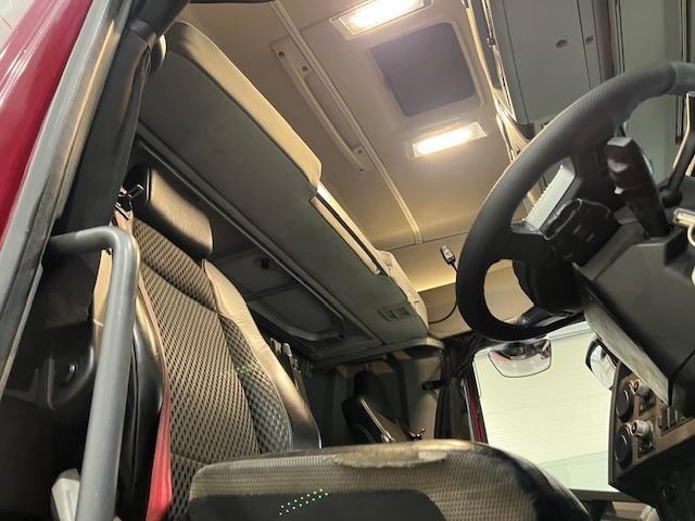 Renault T520 High 6x2 Midlift Tractor Unit