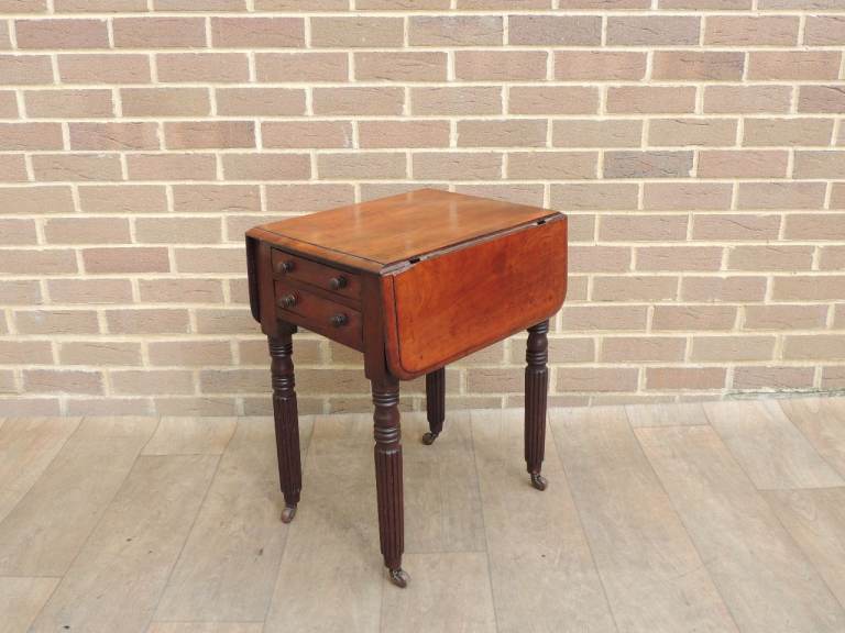 Victorian Antique Side Table (UK Drelivery)