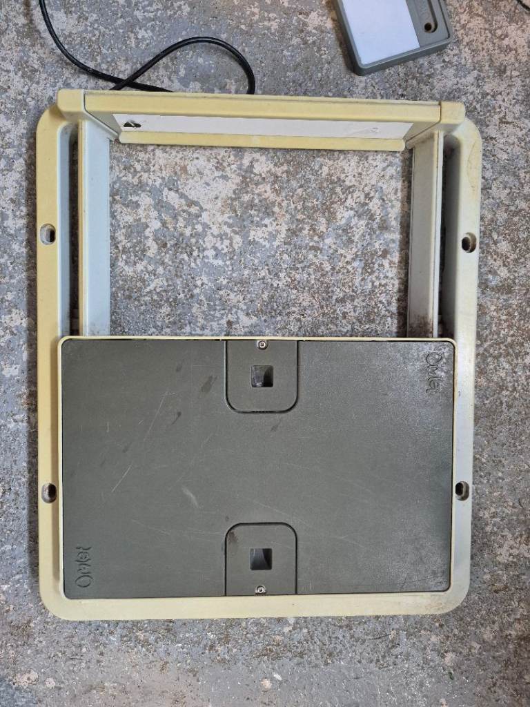 Igloo automatic chicken coop door and light 
