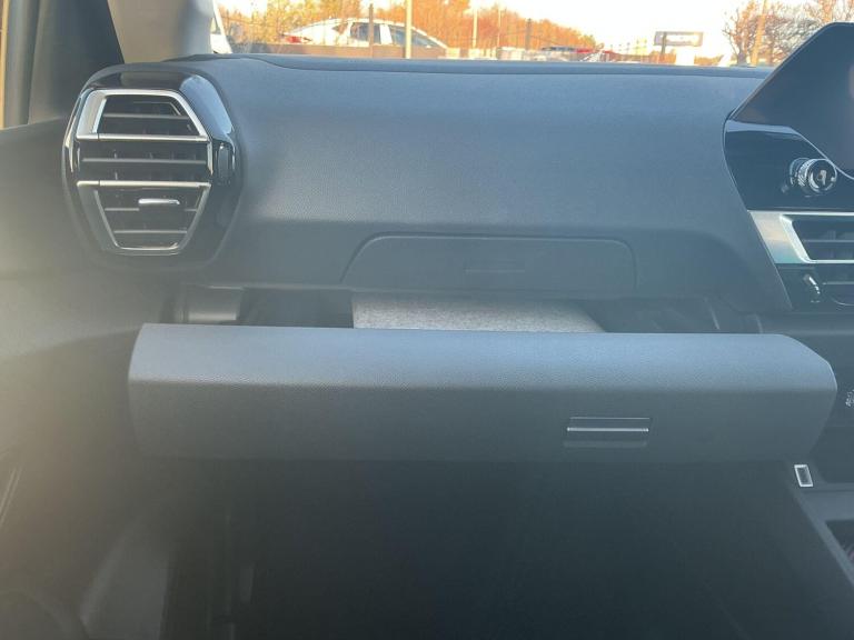 2025 Citroen e-C4 50kWh MAX Hatchback 5dr Electric Auto (7.4kW Charger) (136 ps) HATCHBACK Electr...