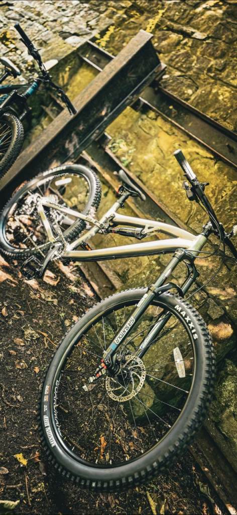 Boardman MTR 8.6 Mountain Bike full suspension