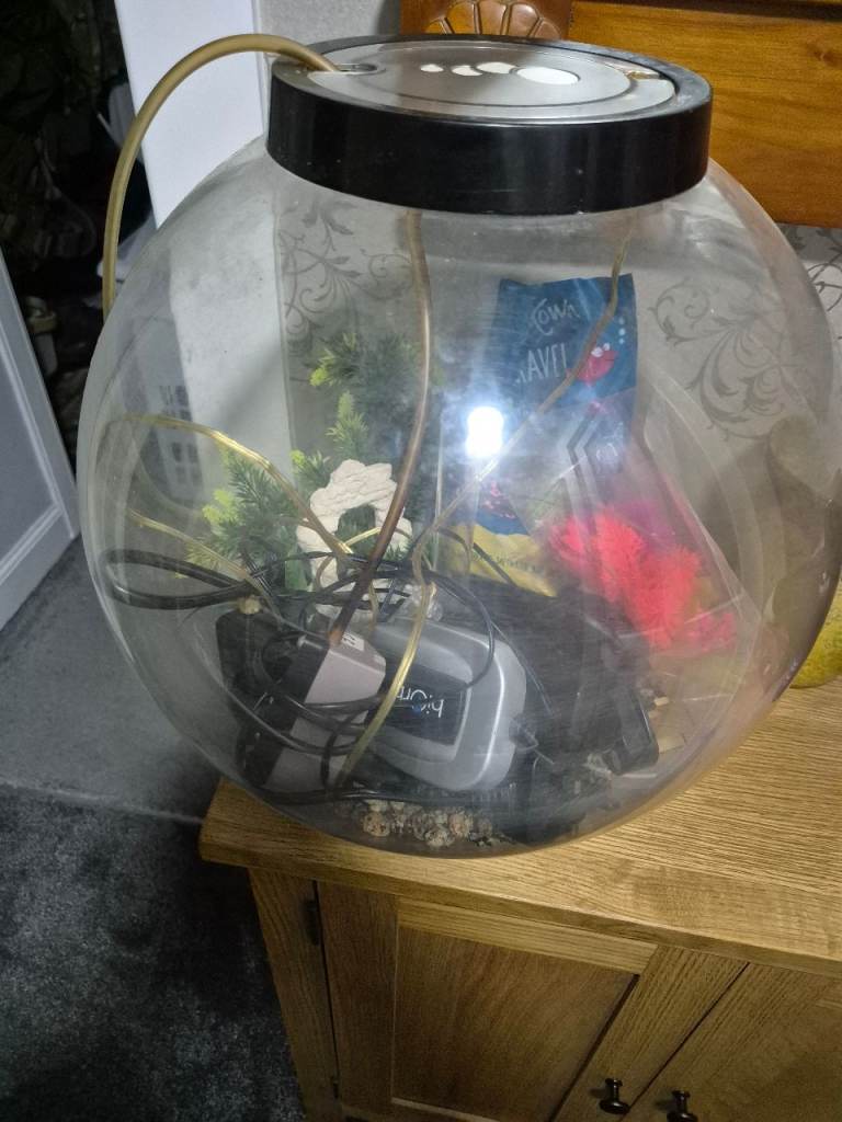 Round fish tank