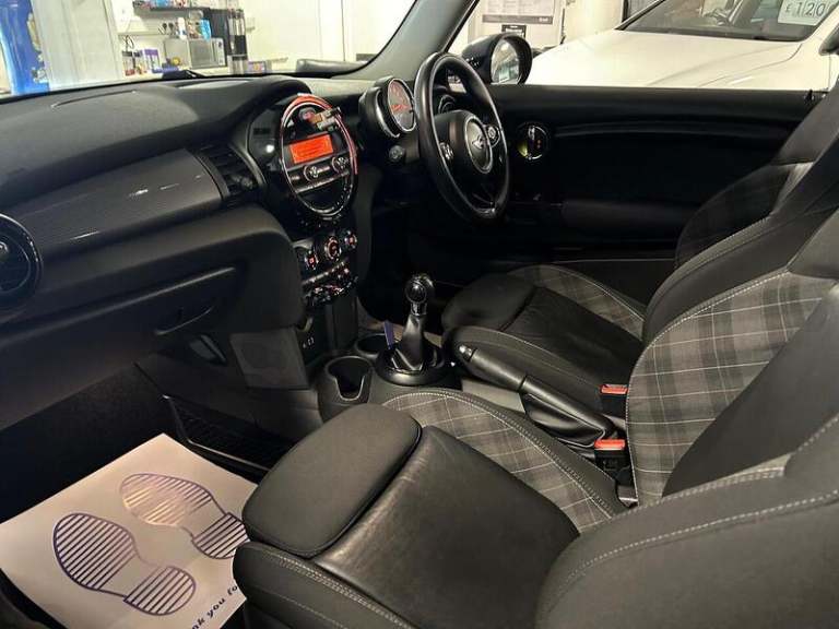 2017 MINI Hatch 1.5 Cooper Hatchback 3dr Petrol Manual Euro 6 (s/s) (136 ps) Hatchback Petrol Manual