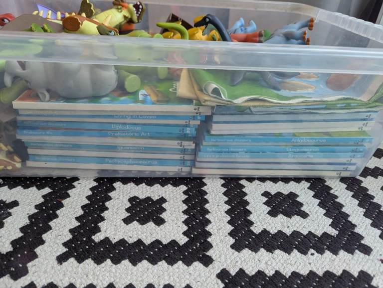 REDUCED-DeAgostini Prehistoric Dinosaur toys and books. S2 Bundle Joblot