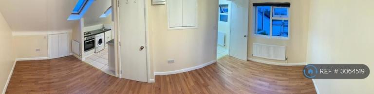 Studio flat in Mitcham Road, Croydon, CR0 (#3064519)
