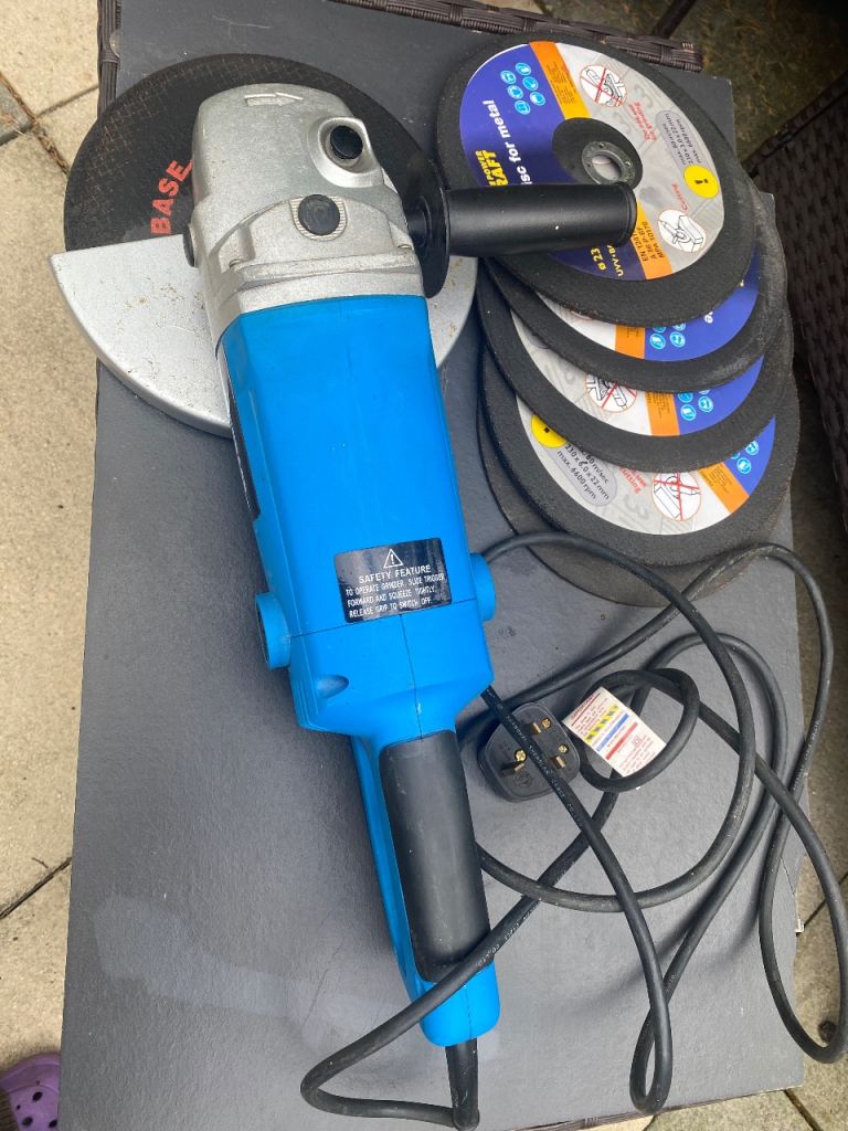 Powerbase 115mm Corded Angle Grinder (850W) + 5 Spare Discs Included