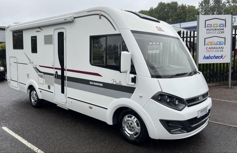 Adria Sonic Plus i700SC | 4-berth/4-belt | 14690miles | Island bed | 