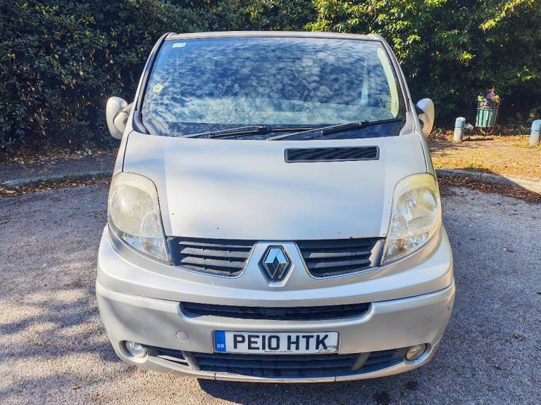 RENAULT TRAFIC SPORT. VAN. 2.0 TURBO DIESEL